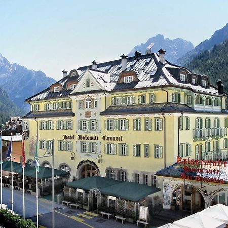 Hotel Dolomiti Schloss Canazei Bagian luar foto
